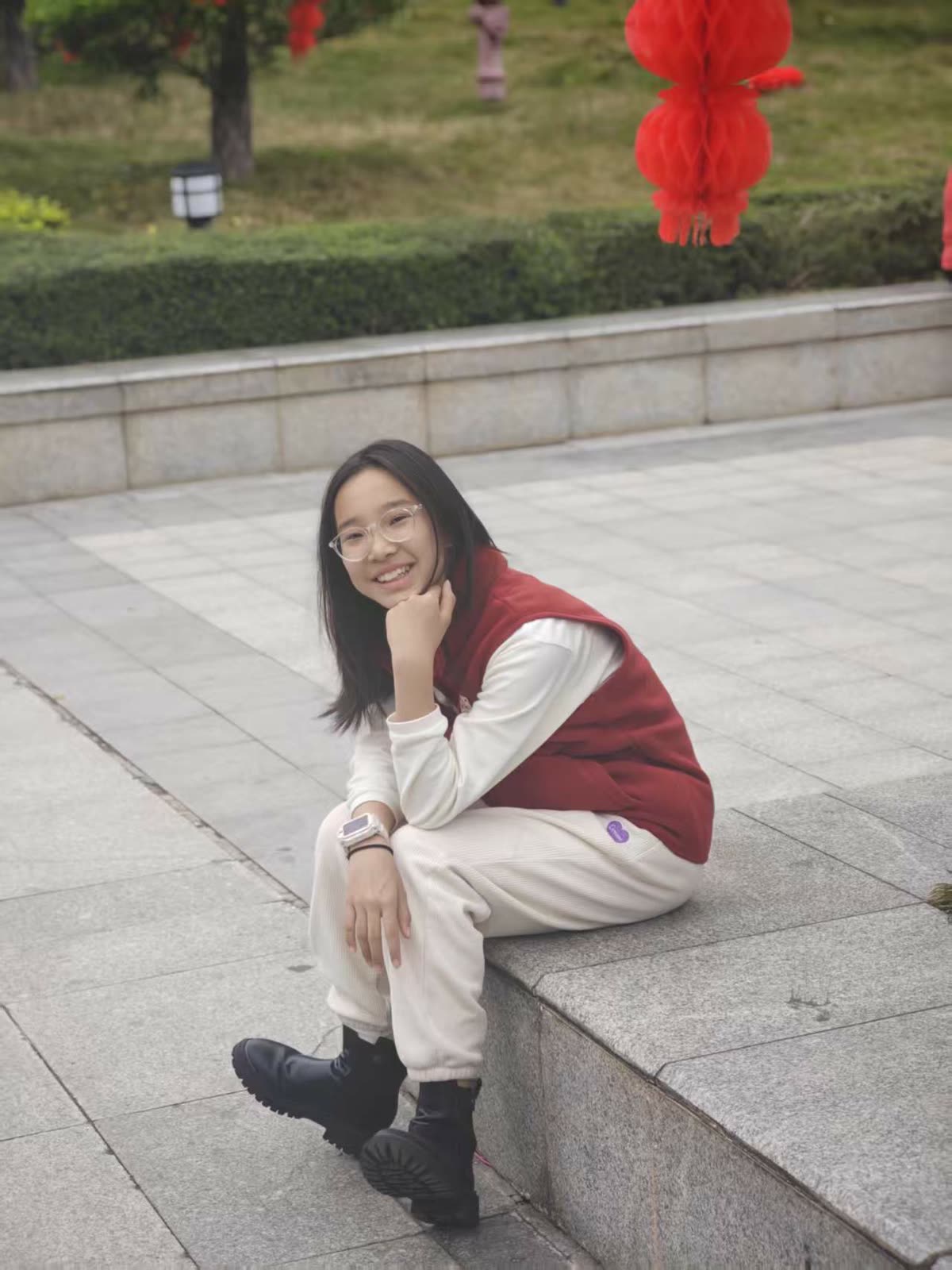 城市台阶上的生活照片