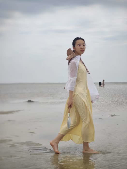 海边散步的旅行照片